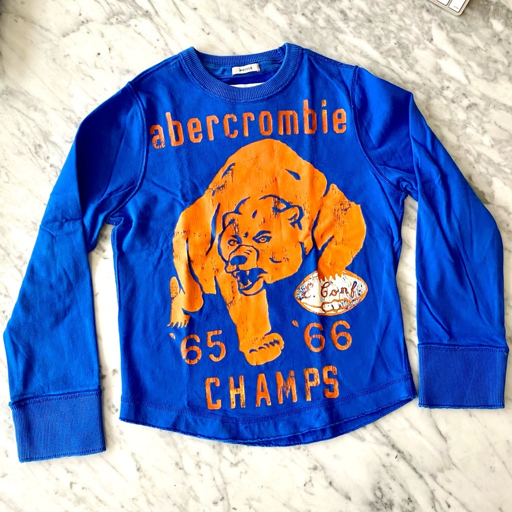 ABERCROMBIE Kids Long Sleeve Soft Cotton TEE SZ Small “Muscle” circa 2010.